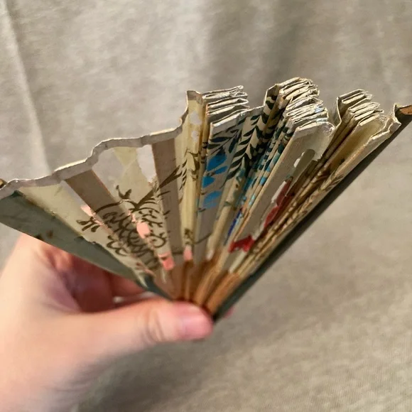 Butterfly Floral Vintage Folding Fan - Picture 2 of 16